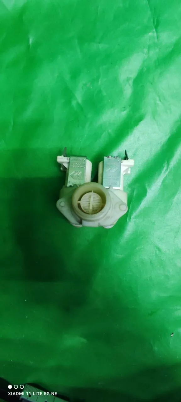 Клапан двойной Electrolux 132518600 контакты