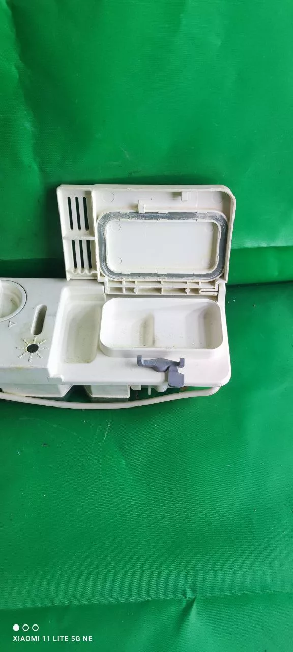 Диспенсер (Дозатор) Ariston 31511 контакты