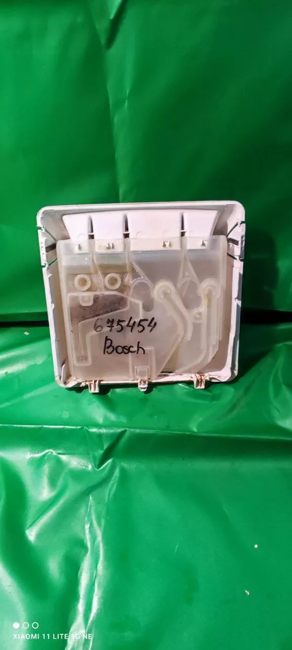 03b28899-879e-45ff-8622-2bd88f68c220 Дозатор порошка Bosch 675454 для вертикальной см