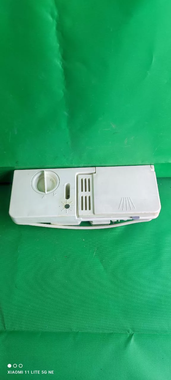 Диспенсер (Дозатор) Ariston 31511 контакты