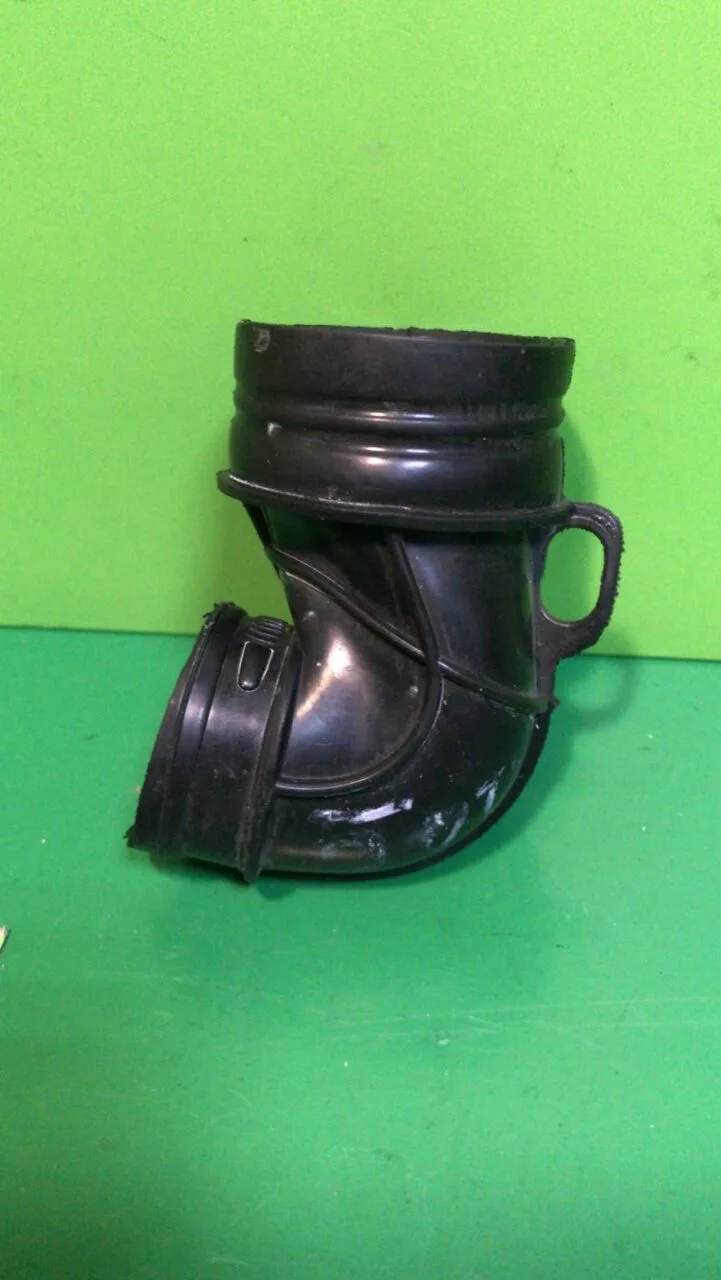 0b5129a4-94dd-43dd-96ed-1693f16e6dd0 Патрубок Beko 1743650100 для посудомоечной машины