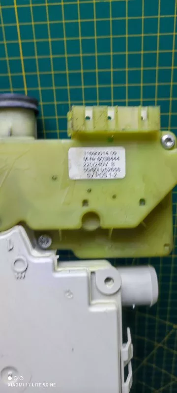 0f842f52-2a20-459a-b51e-6c2e311bbf2f Бункер порошкоприемника Miele 220808