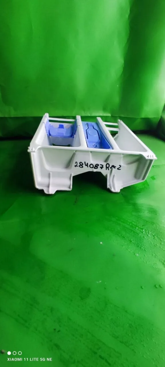 Лоток порошкоприемника Beko 284087RA2