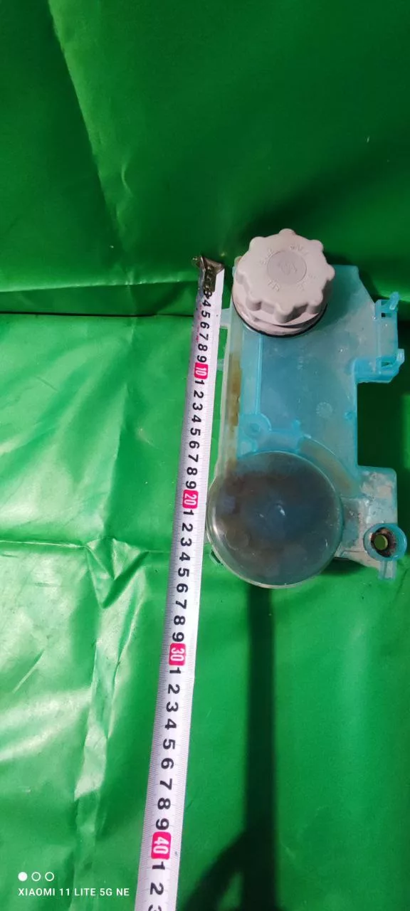 16be8a2c-2784-48c3-8d60-5af20c95610f Бункер соли Indesit C00302237 для пмм