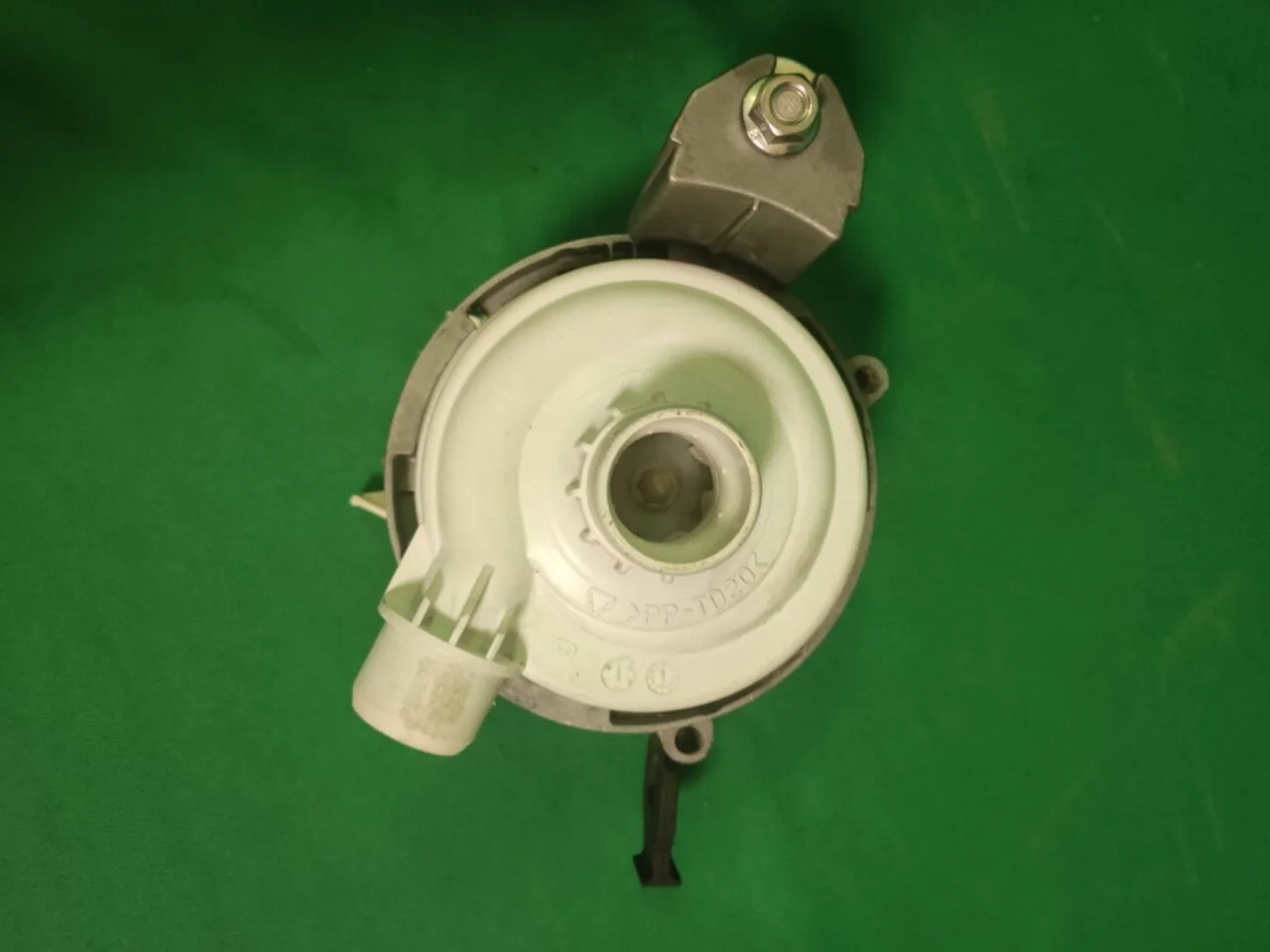 Рециркуляционный насос Bosch 9000445493