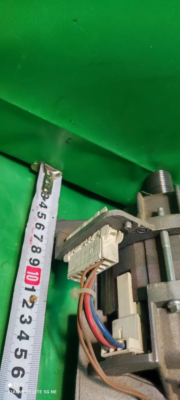 Двигатель Indesit Nidec 160021480.02 -5контактов инвертор