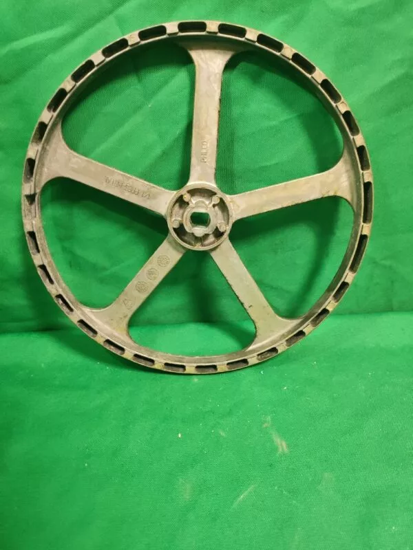 Шкив Indesit 174000703.08