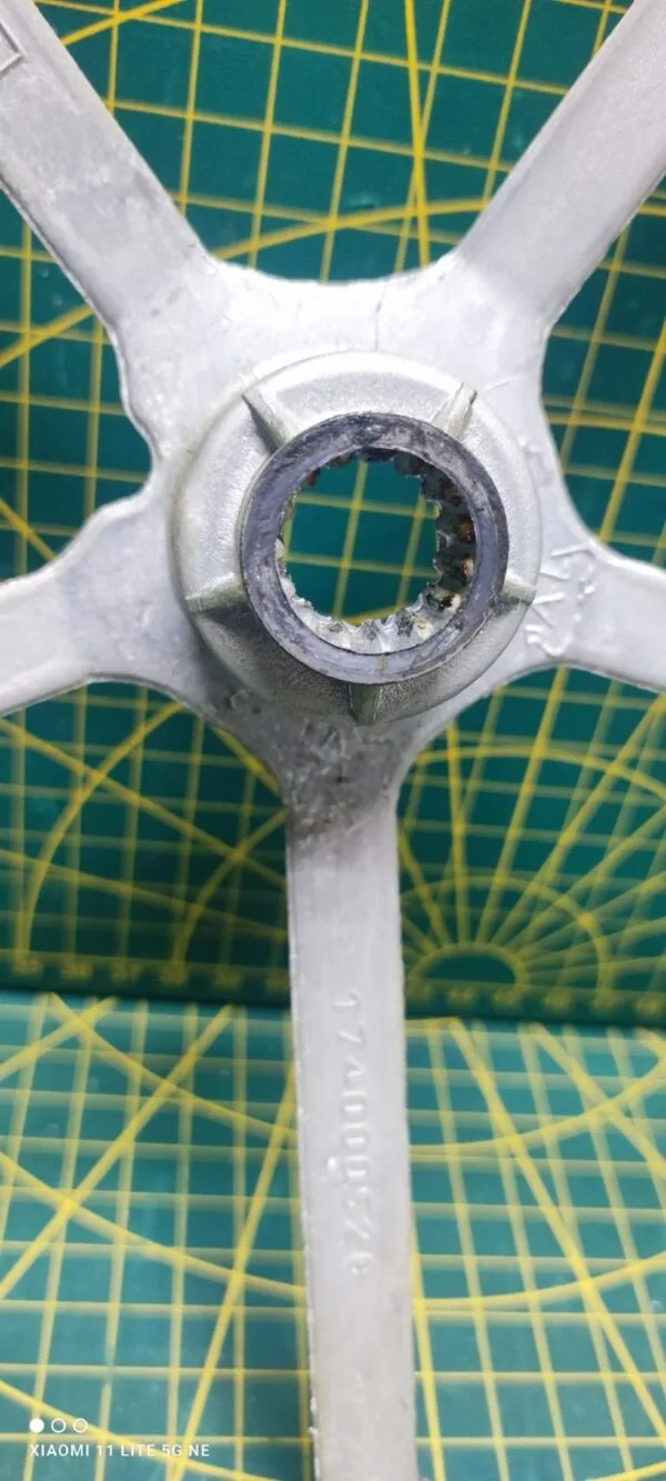 Шкив Indesit 174000528
