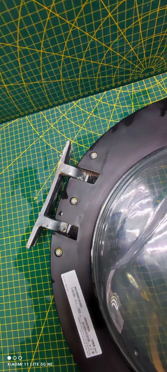 Люк Bosch 100194 с дефектом