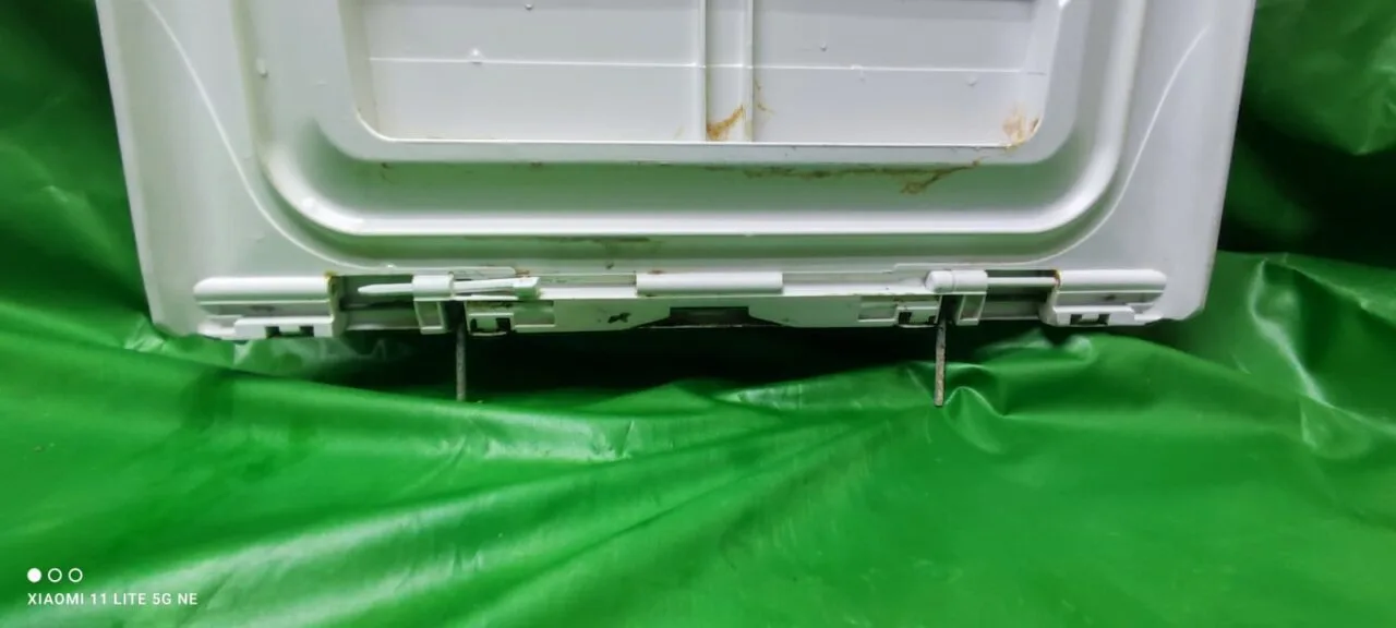 Крышка люка  Brandt MAX148DSE-X104 стиральной машины с вертикальной загрузкой