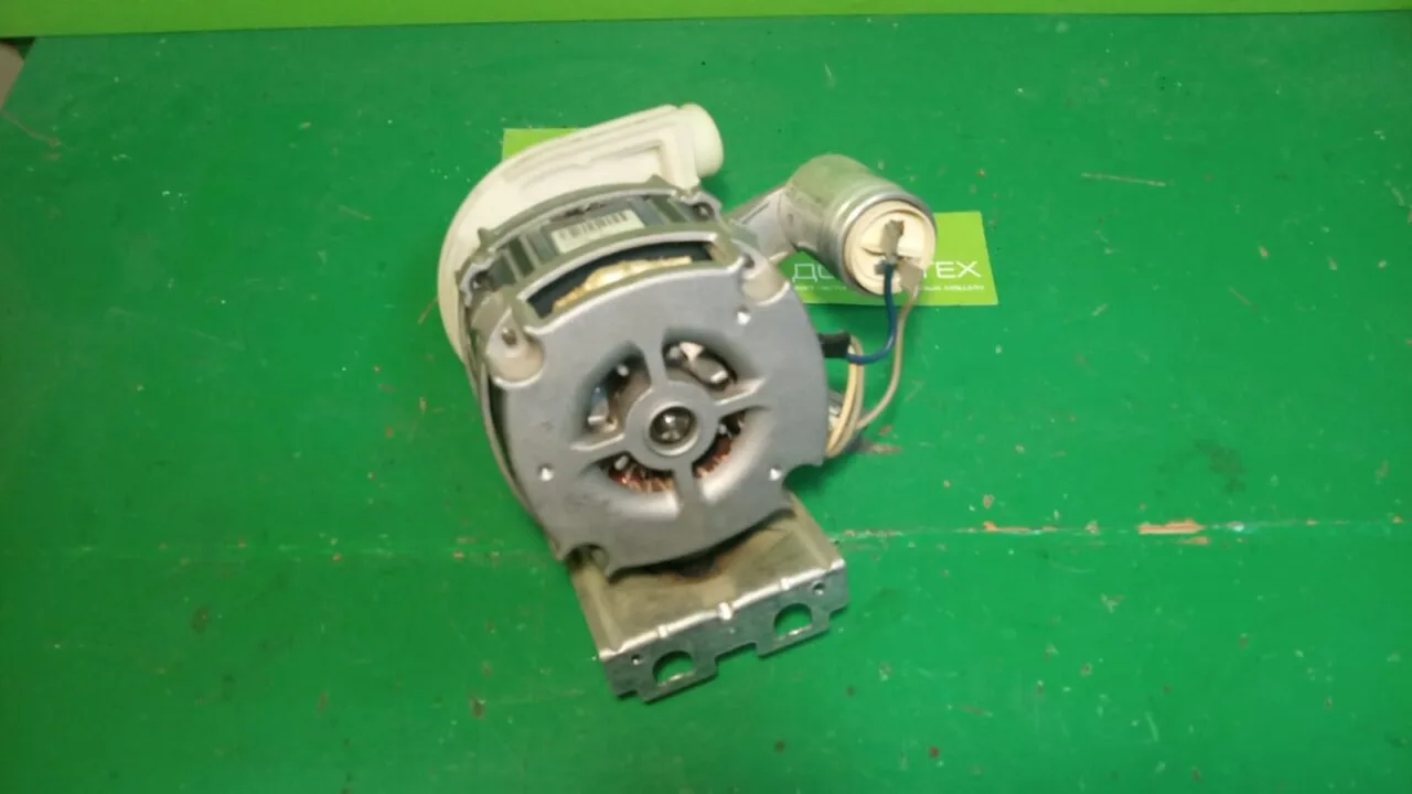 25d83fb7-9313-40c2-924e-97a09349c9ae насос рециркуляционный пмм whirlpool C.E.SET 461972725301
