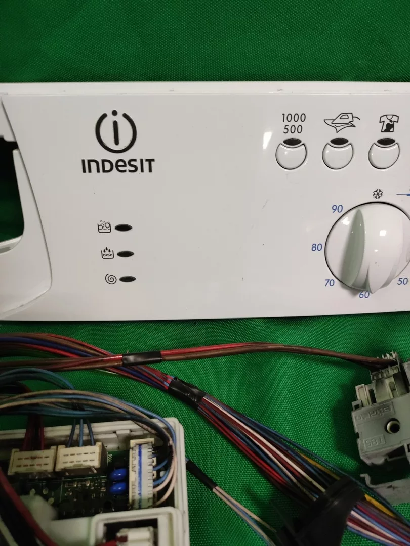 2KbHuyX9no Модуль управления Indesit WIUN 102 для стиральной машины