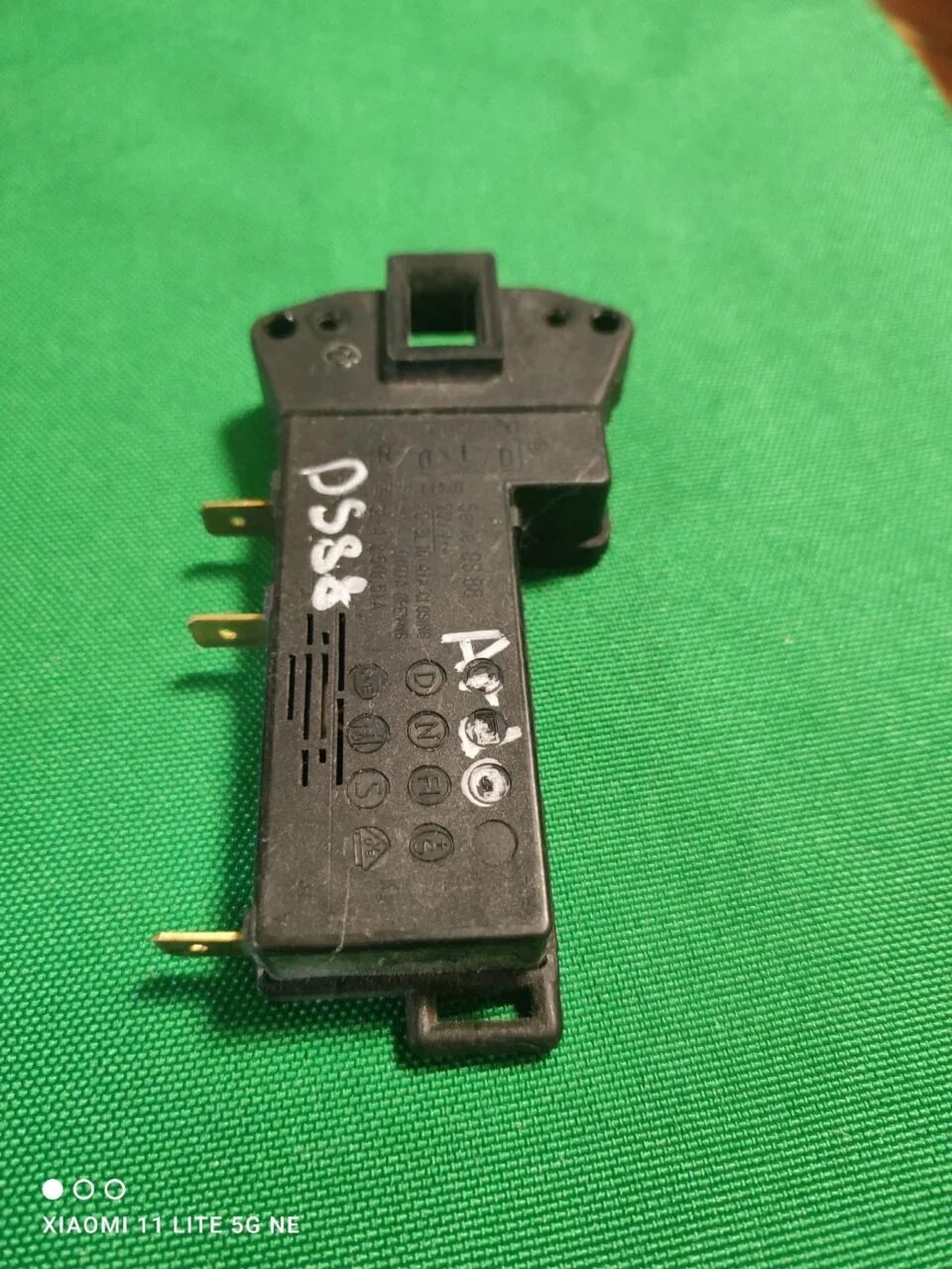 Замок люка (УБЛ) Electrolux Ardo Bosch DS88