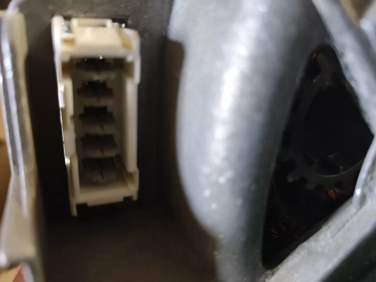 Двигатель Electrolux 132386801 -5 контактов инвертор