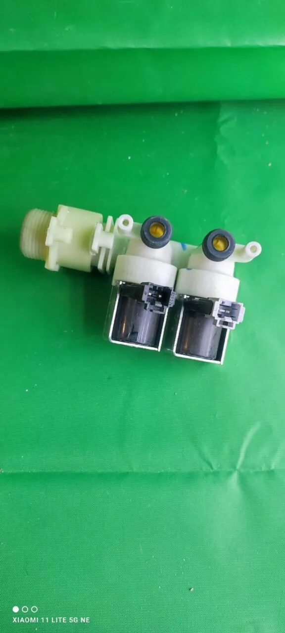 Клапан двойной Ariston 16001667806 с переходником