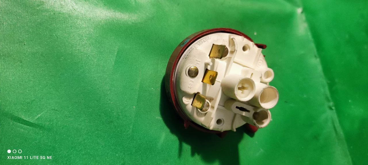 Прессостат Electrolux 761443 для пмм