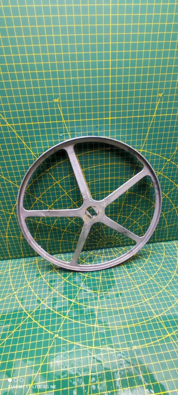 Шкив Indesit 174000646