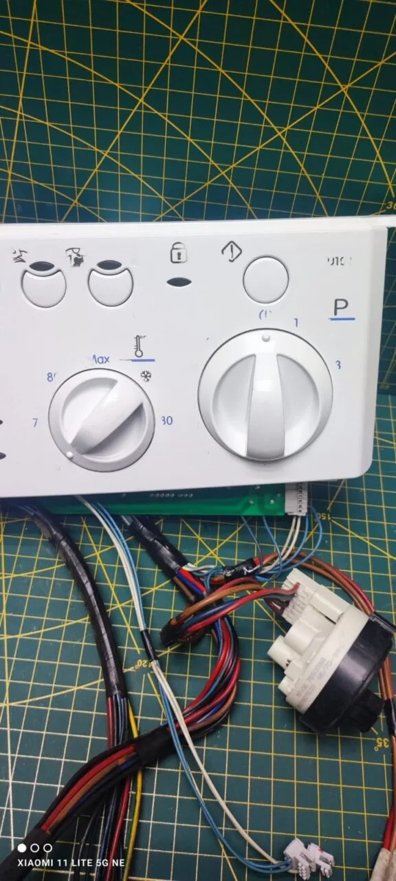 Модуль Indesit WIU 102 с деф (сломана панель)