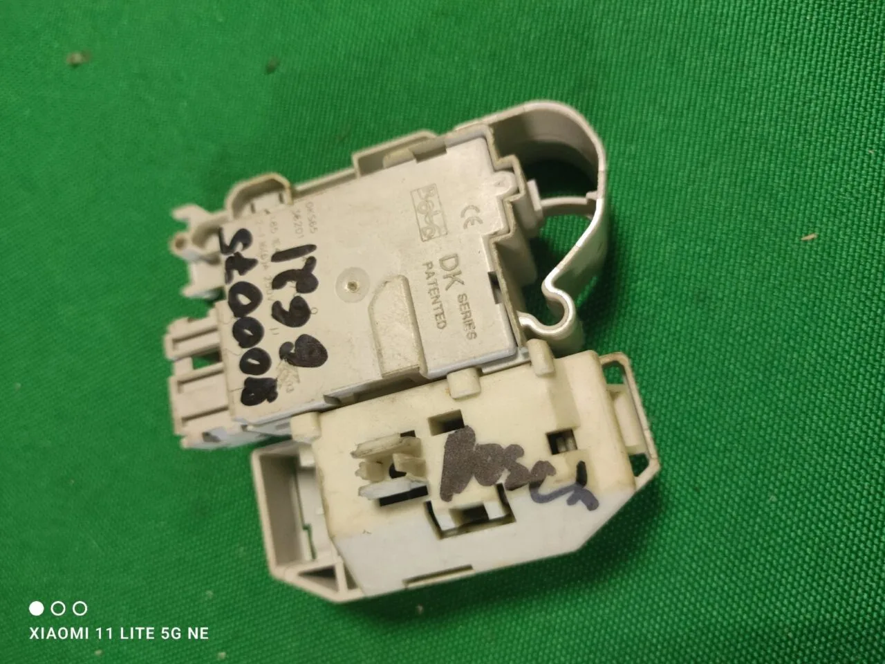Замок люка (УБЛ) Bosch 9000756621