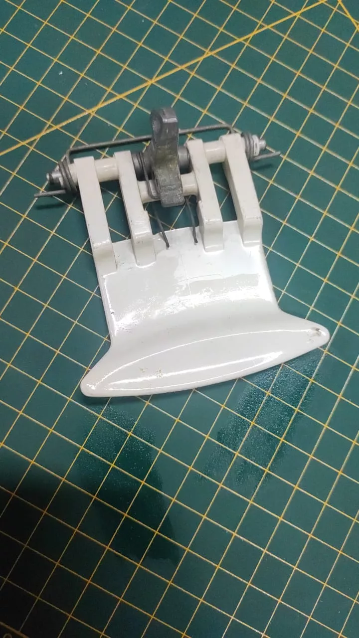 Ручка люка Electrolux Kaiser 110500200 бел