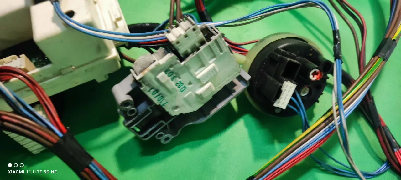 Модуль Indesit WISN 103 c дефектом