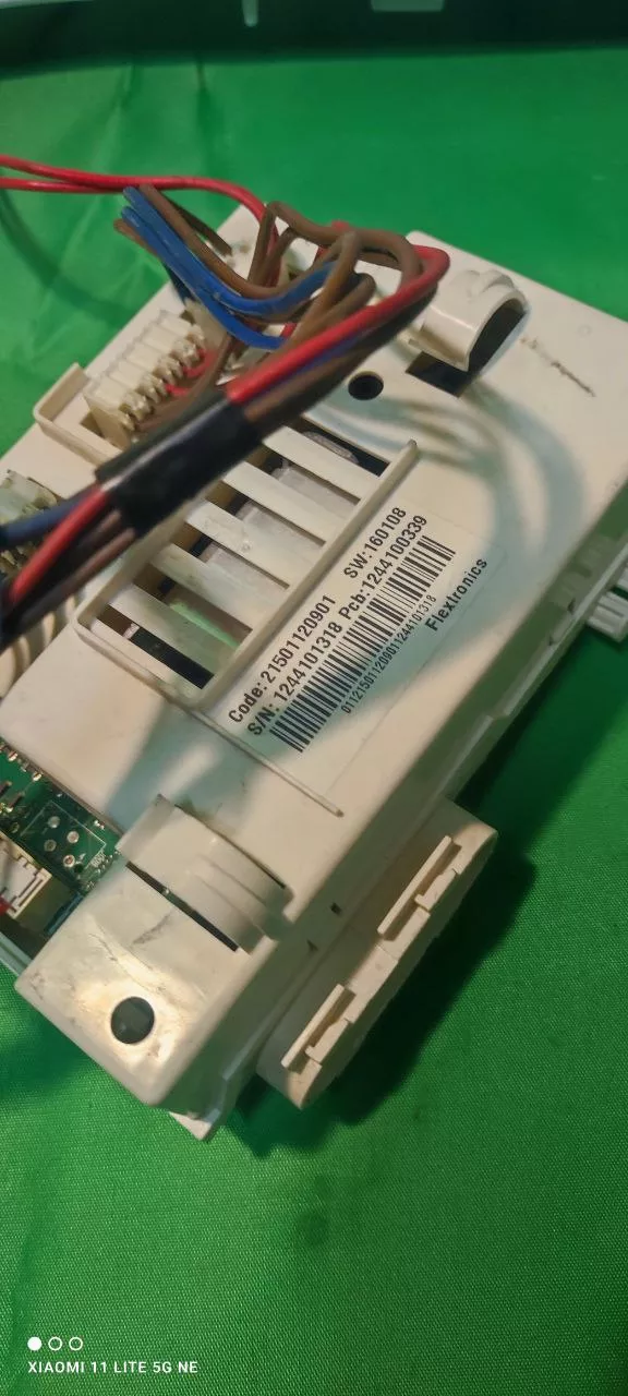 45b8530a-ee6a-432f-aa6f-6feb1a27066d Модуль Ariston WMSG 608 с дефектом и ржавая планка