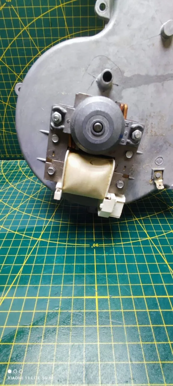 Мотор сушки Ariston 140001706