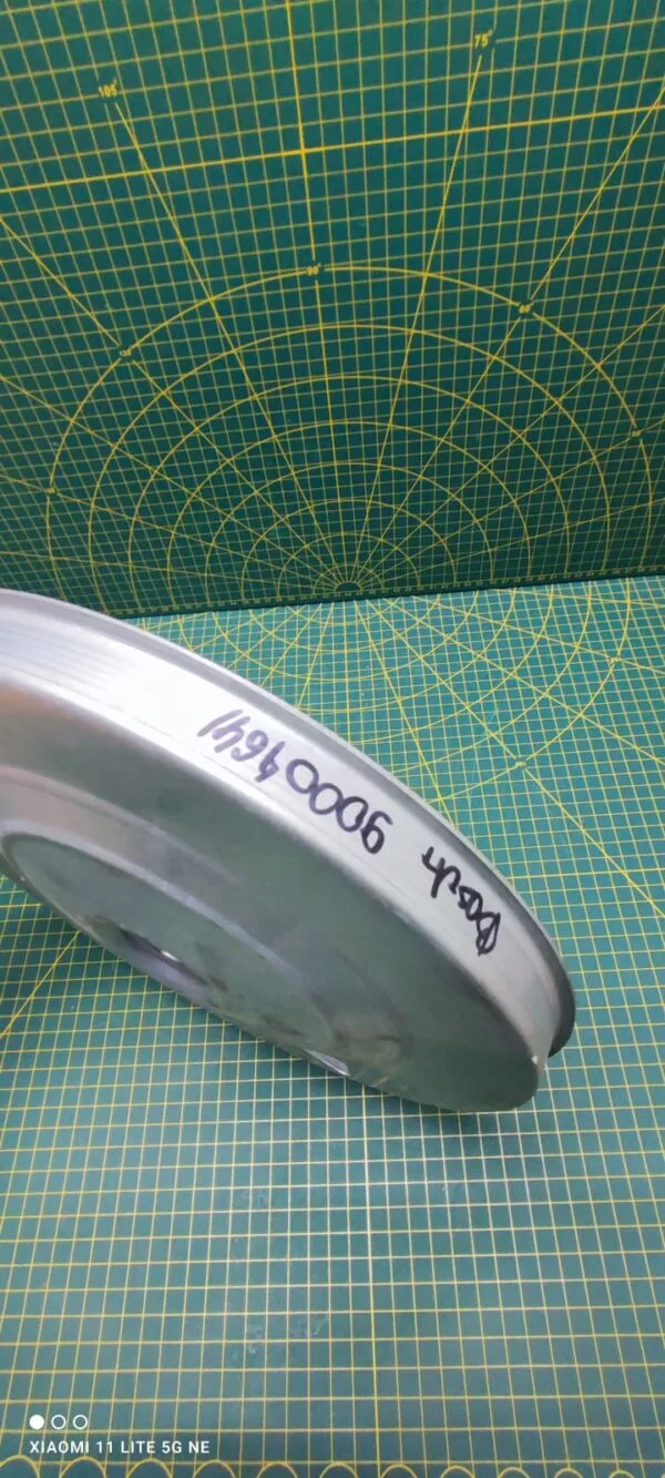 4d7eb9c7-c5e0-4053-8ff5-725e34a29f36 Шкив Bosch 90004641