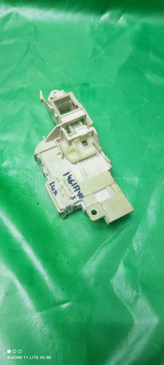 Замок люка (УБЛ) Electrolux 146117403