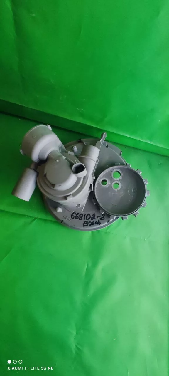 Чаша Bosch 668102-2 без отверстия под датчик