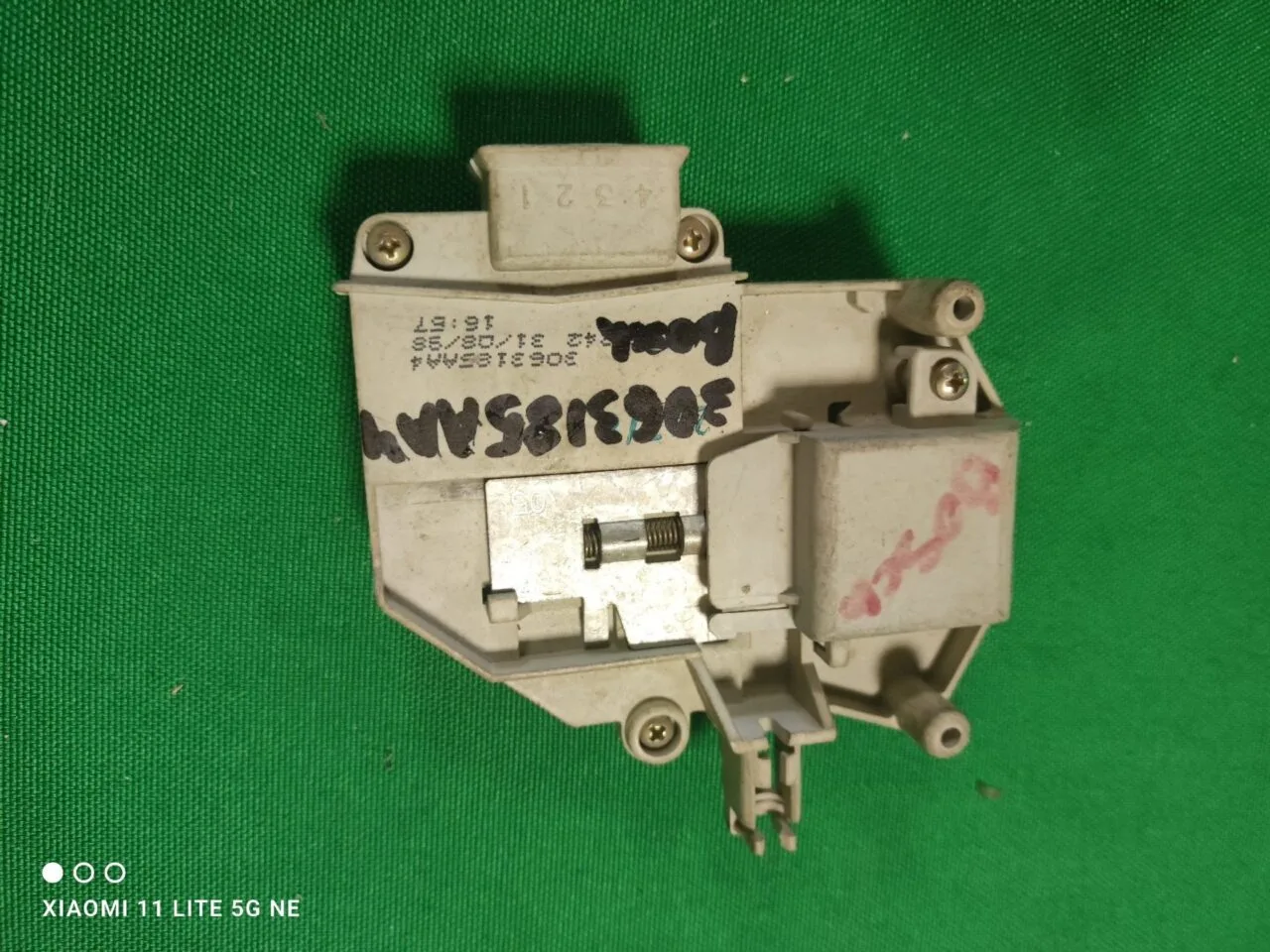 Замок люка (УБЛ) Bosch 3063185AA4