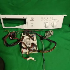 Модуль управления Indesit WIUN 102 для стиральной машины Модуль управления Indesit WIUN 102 для стиральной машины