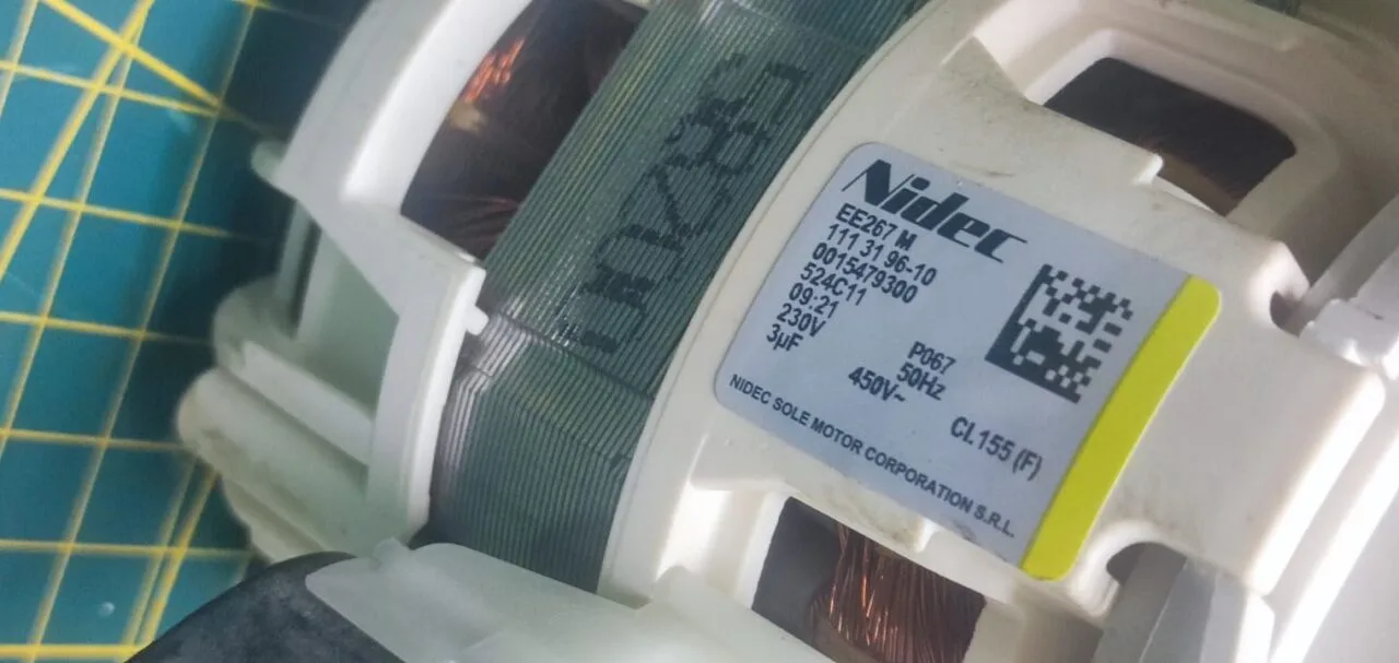Рециркуляционный насос Electrolux Nidec EE267M 4 контакта