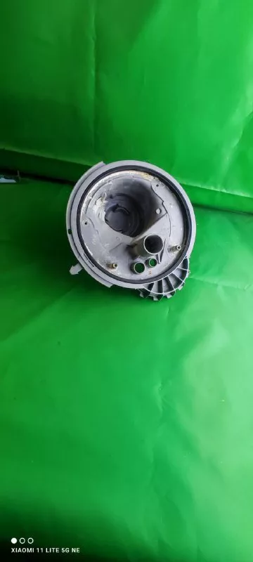 Чаша Bosch 668102-2 без отверстия под датчик