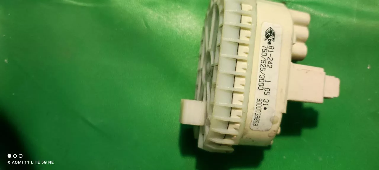Прессостат Bosch 9000038868