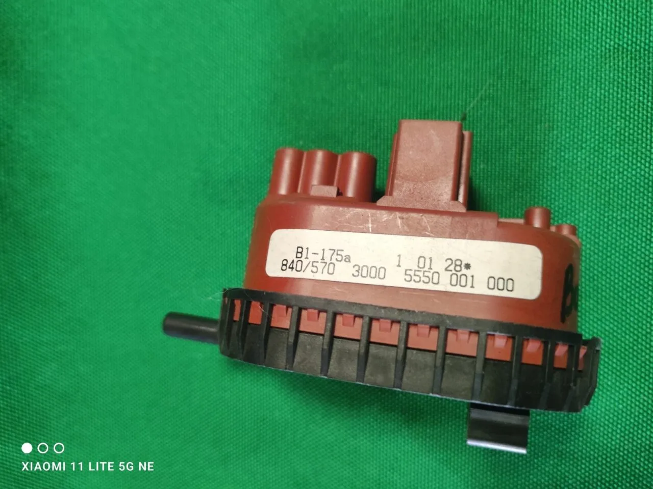 5xvOc-dG3A0 Прессостат Bosch 5550001000
