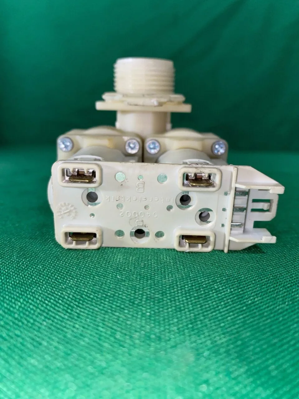 Клапан двойной Bosch 3037085AA9 3037084AA2