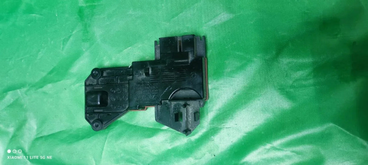 Замок люка (УБЛ) Electrolux 4806118