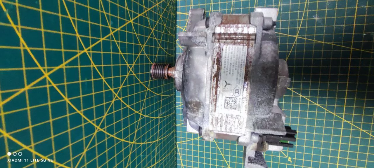 Двигатель Bosch Motor 9001032941-3контакта Инверт.