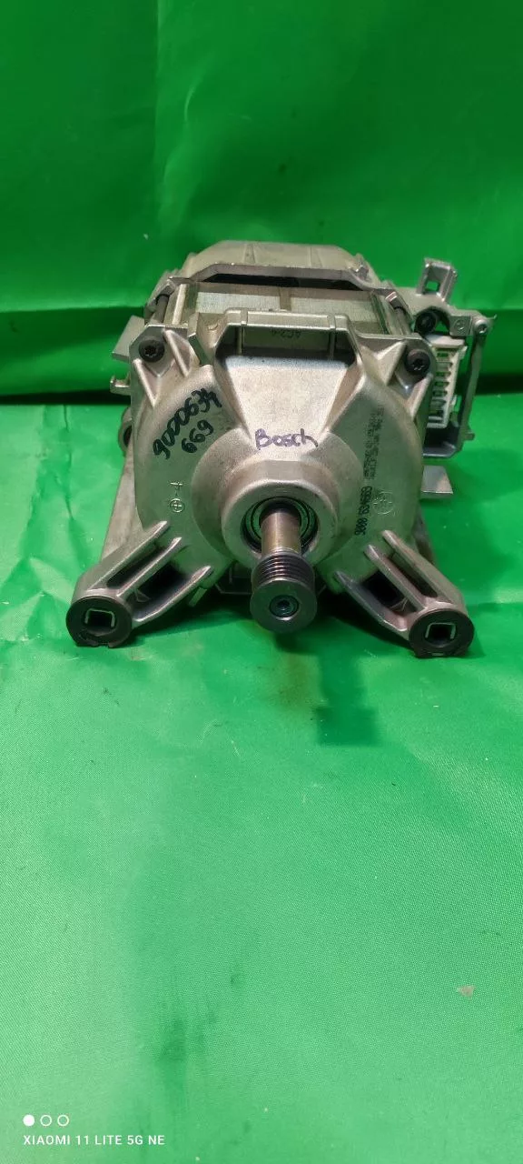 Двигатель Bosch 9000634669 - 6 контактов