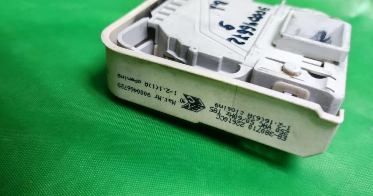 Замок люка (УБЛ) Bosch 9000466729
