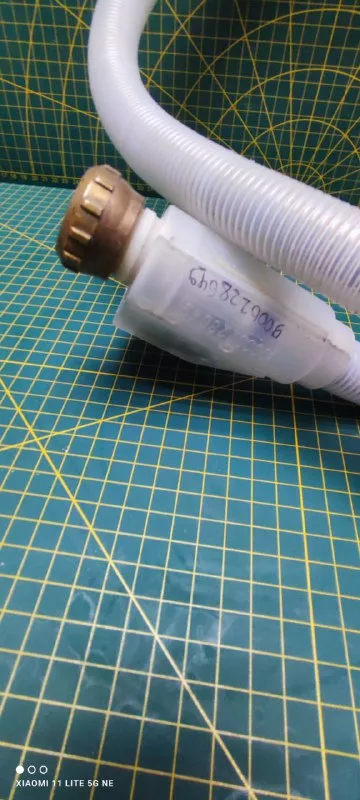 Шланг аквастопа Bosch 9000228649