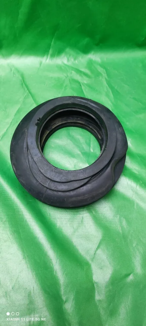 Патрубок Bosch 679270