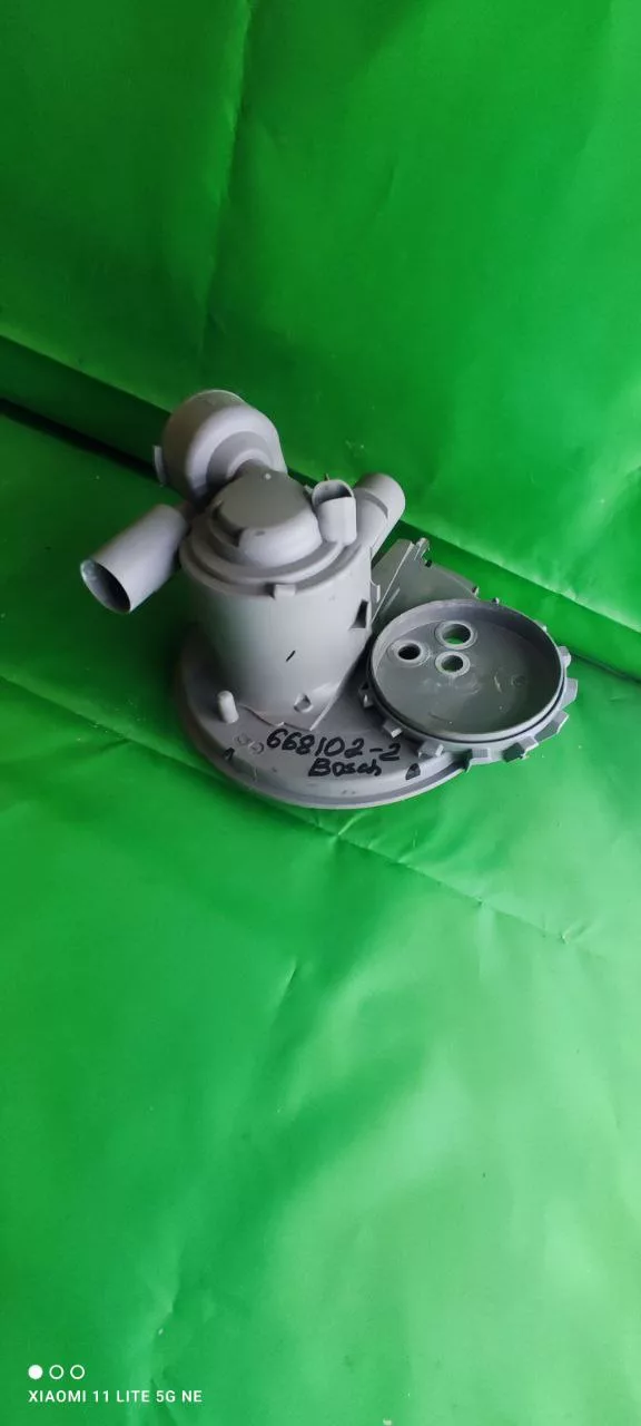 Чаша Bosch 668102-2 без отверстия под датчик