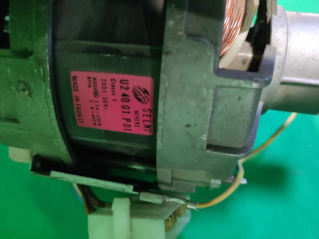 Двигатель Ariston Selni U2.40.01.P01 -6 контактов