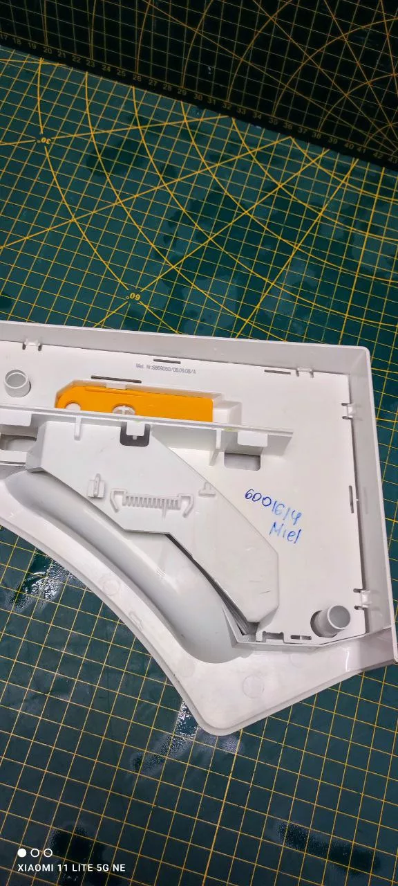 Панель порошкоприемника Miele 6001614