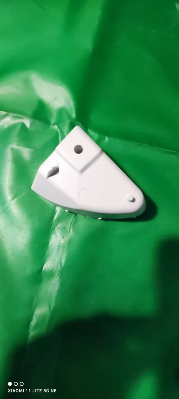 80ef2da1-6e62-4d3d-bf2c-6e2662a8c569 Вставка под жидкие средства Ariston 174000395
