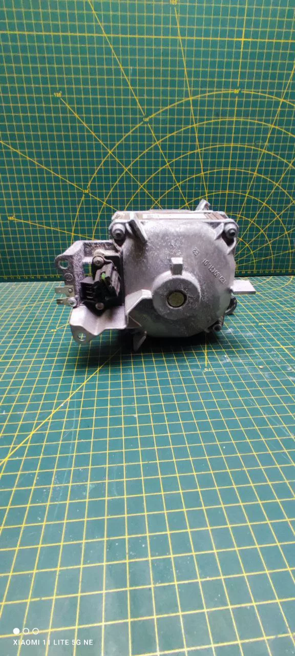 Двигатель Bosch Motor 9001032941-3контакта Инверт.