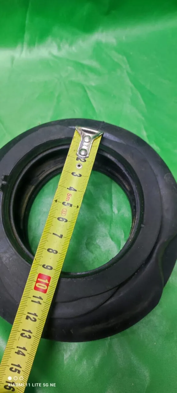 Патрубок Bosch 679270