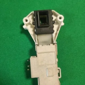 Замок люка (УБЛ) Ariston DA 003041 Замок люка (УБЛ) Ariston DA 003041